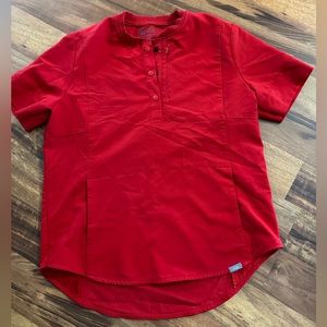 Figs scrub top